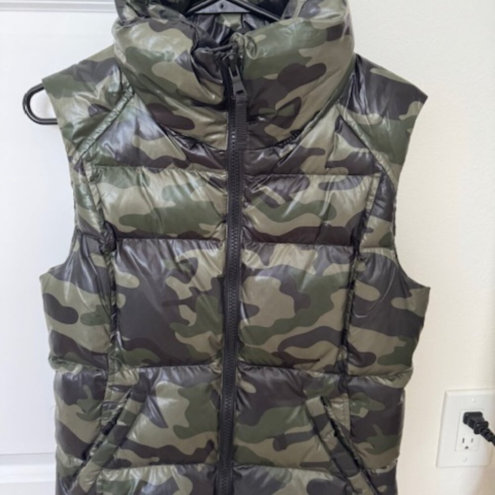 Bloomingdales Aqua Camo Vest